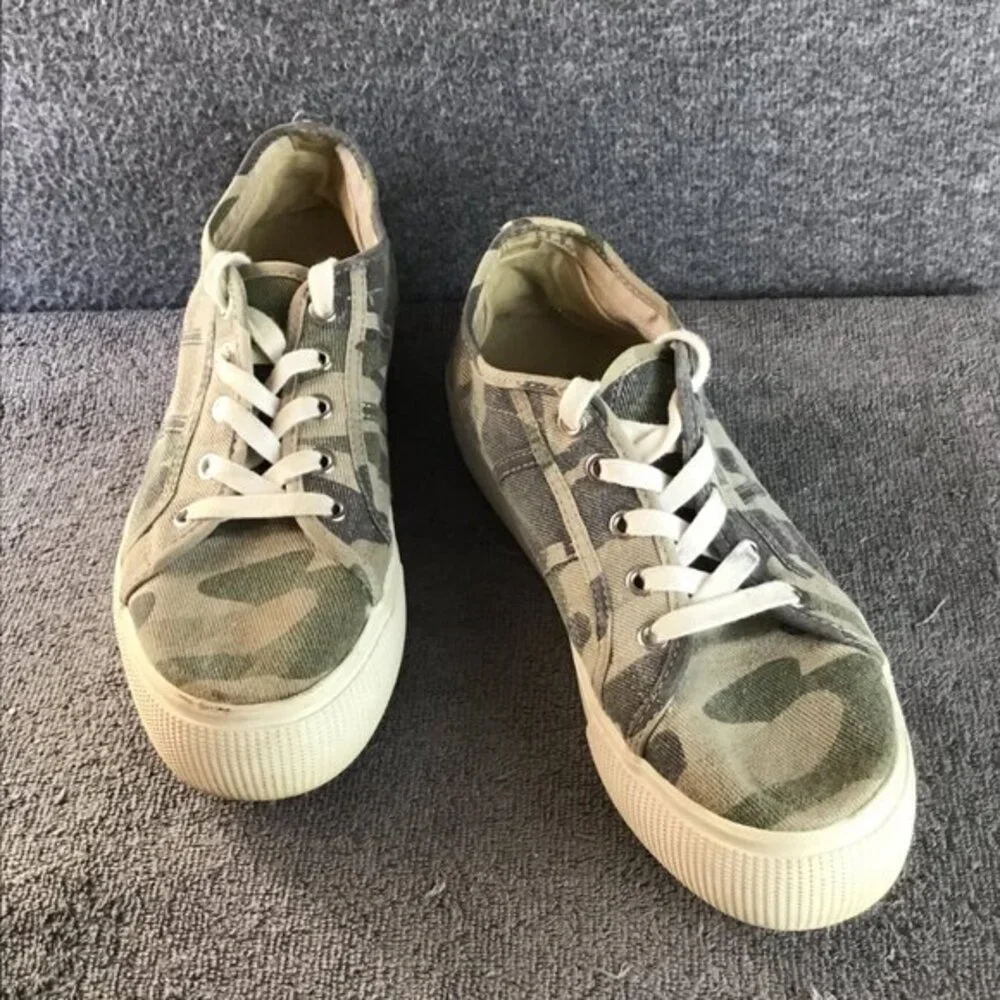 Steve Madden Sz‎ 8M Camo Emmi Platform Sneakers Tennis Shoes